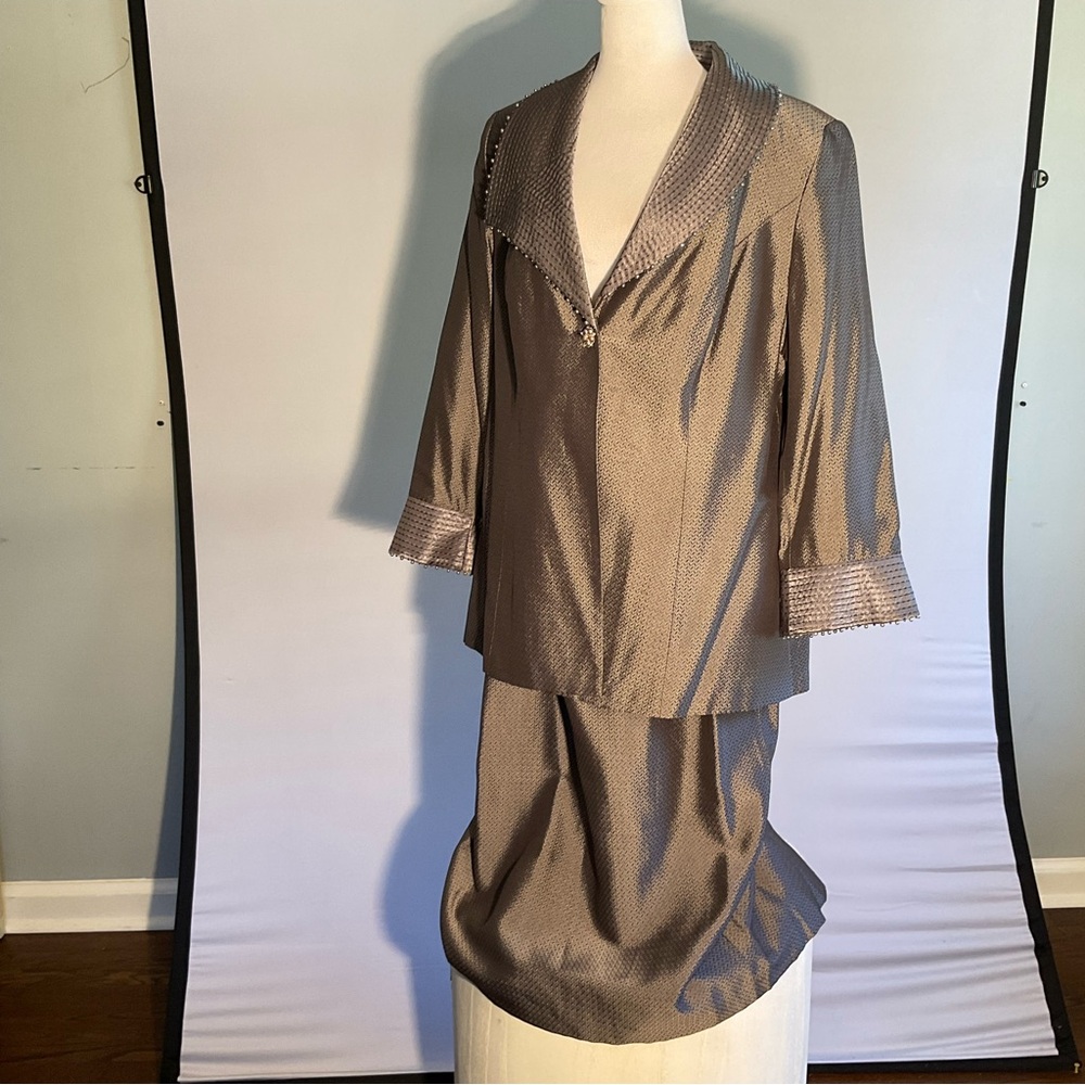 Faith Embellished Skirt Suit with Removable Dickey Size 18W - Picture 5 of 16
